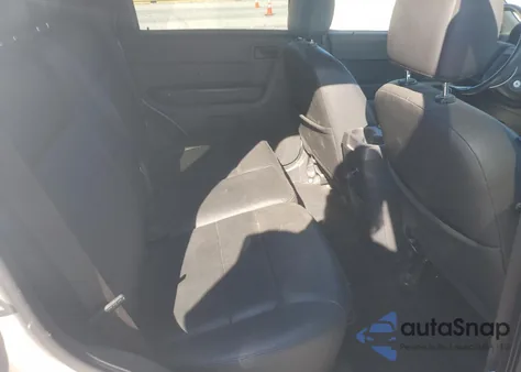 2008 Ford Escape Xlt z USA, uszkodzony, nr VIN 1FMCU93198KC81043